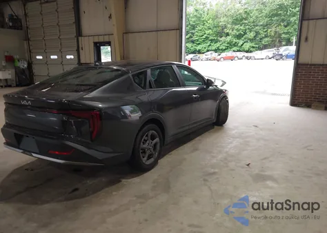 2025 Kia K4 Lxs из США, поврежденный, VIN 3KPFT4DE3SE032238